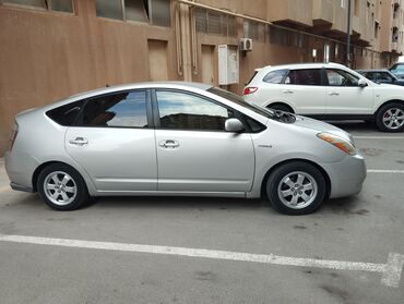 sadıq maşın: Toyota Prius: 1.5 l | 2008 il Hetçbek