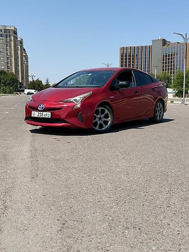газ 4 поколения: Toyota Prius: 2016 г., 1.8 л, Вариатор, Гибрид, Хэтчбэк — 1