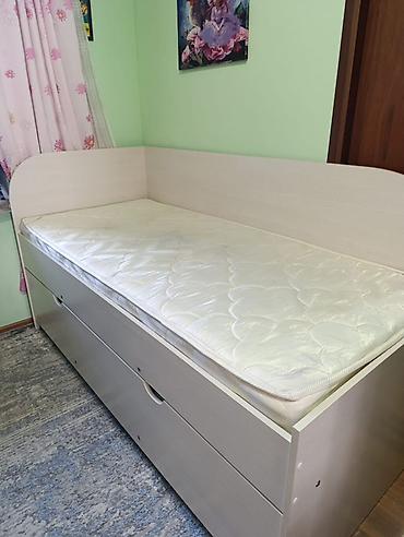 полуторка кровать: Односпальная кровать, Б/у, С матрасом, длина - 195 см — 1