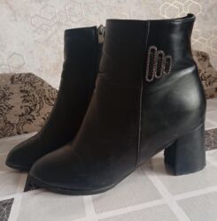 женские зимние замшевые ботфорты: Полусапоги, Размер: 38, цвет - Черный, Новый