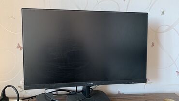 Аксессуары для ПК: - Brend: Philips - Ekran Ölçüsü: 24İnch -Ekran tezliyi:60hz - Korpus