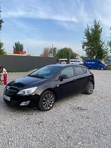 Opel: Opel Astra: 2010 г., 1.8 л, Механика, Хэтчбэк — 8