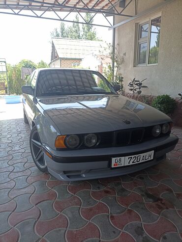 тесла модел с: BMW 5 series: 1989 г., 2.5 л, Механика, Бензин, Седан