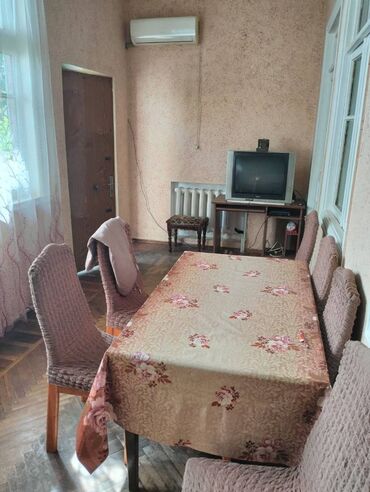 Həyət evləri və villaların satışı: 4 otaqlı, 157 kv. m, Orta təmir — 2