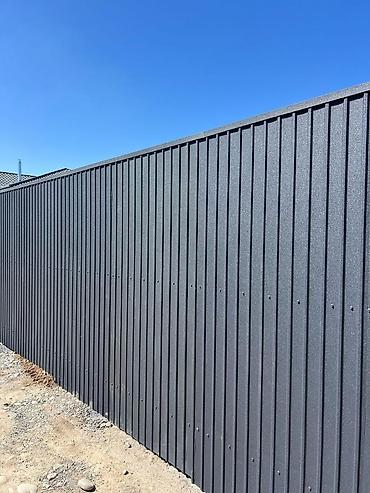 Профлисты для заборов: Забор из профнастила заборы из профнастила забор из гитер сетки at lalafo.kg — 10 Профлисты для заборов: Забор из профнастила заборы из профнастила забор из гитер сетки — 10