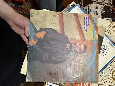 vinil: Vinil plastinkalar kolleksiyası təqdim olunur. Şəkillərdə müxtəlif — 10