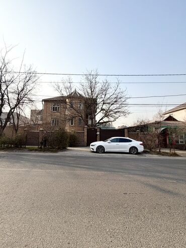 Долгосрочная аренда домов: 200 м², 7 комнат, Видеонаблюдение, Забор, огорожен, Парковка at lalafo.kg — 39 Долгосрочная аренда домов: 200 м², 7 комнат, Видеонаблюдение, Забор, огорожен, Парковка — 39