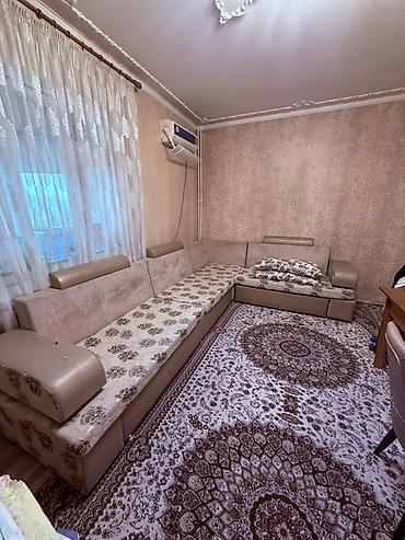 Угловой диван, C подушками