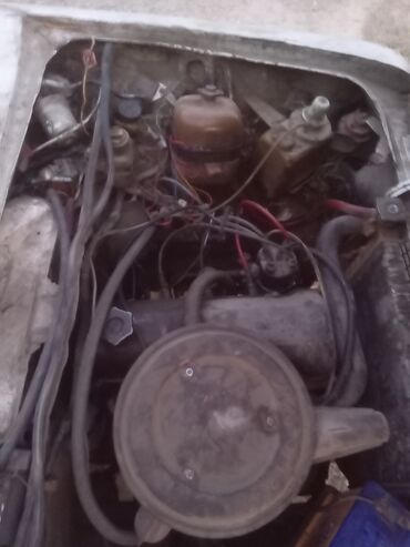 Sbor motorlar və silindr başlıqları: Satılır: klassik sovet istehsalı sedan üçün tam komplekt karbüratorlu — 2