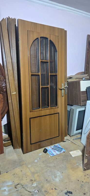 qapi: Otaq qapilari 4 eded olcu 90 nin 2 ye 4 birlikde 110 azn unvanadek