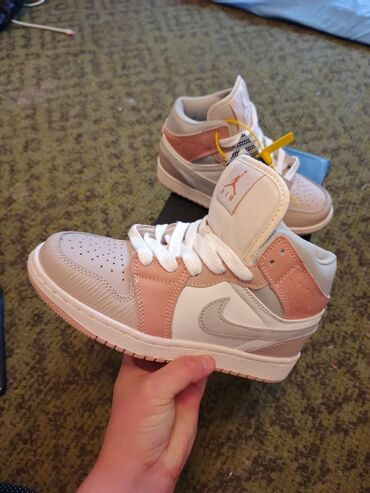 фишер прайс: Кроссовки Nike Air Jordan Mid (детские/юношеские размеры) - Силуэт