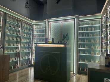 model xanim: Satış məsləhətçisi tələb olunur, Yalnız qadınlar üçün, 18-29 yaş, 1-2 illik təcrübə, Aylıq ödəniş