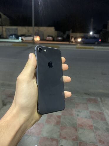 Apple iPhone: IPhone 8, 64 GB, Jet Black, Barmaq izi