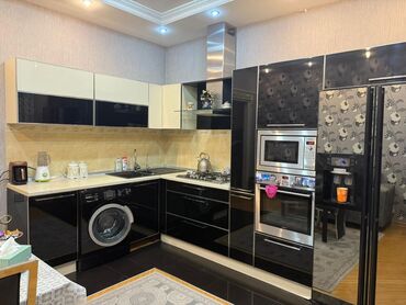 rengli metbex mebelleri: Metbex mebeli satilir. Ela vəziyyətdədir yeniden seçilmir. Ölçüsü 3.60