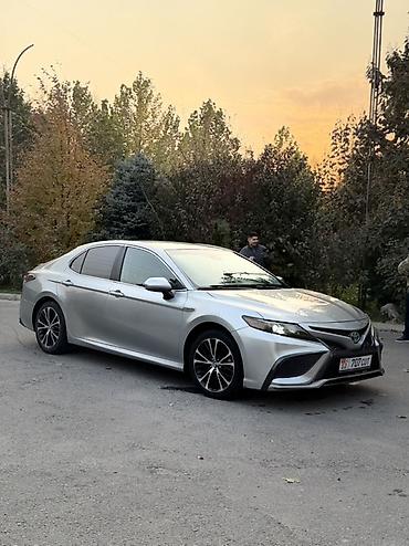 prius s: Toyota Camry: 2021 г., 2.5 л, Автомат, Гибрид, Седан — 2