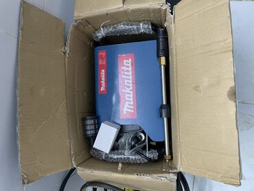 Samovarlar: Makalita brendindən olan bu təmizləyici cihaz 3000 W ve 300 bar
