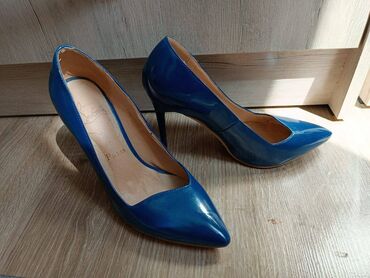 продаю женские туфли: Туфли 36, цвет - Синий