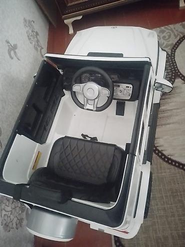 toy sac duzumleri: Uşaq üçün elektriklə işləyən minik maşını – G-klass üslubunda, ağ — 2