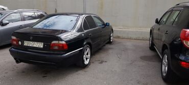 Другой транспорт: BMW 5 Series (E39) sedan, qara rəng. - Kuzov: 4 qapılı sedan, orijinal