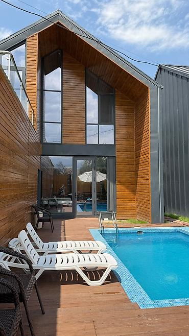 Үйлөр: 🏡 Элитный двухэтажный Barn House посуточно ✨ Современный стиль • Уют — 1