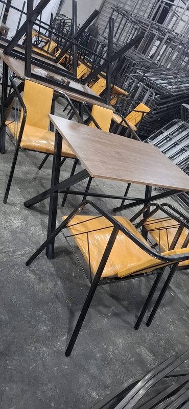 Bayraqlar: Balkon üçün, Yeni, Açılmayan, Dördbucaq masa, 4 stul