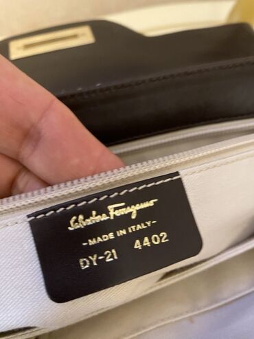 Çantalar: Salvatore Ferragamo çanta + Roberto Cavalli kəmər seti - Çanta — 1