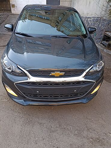 chevrolet трейлблейзер: Chevrolet Spark: 2018 г., 1 л, Автомат, Бензин, Седан