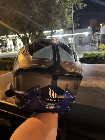 Motosikletlər: MTHelmets integral motosiklet dəbilqəsi - Brend: MT Helmets (arxa