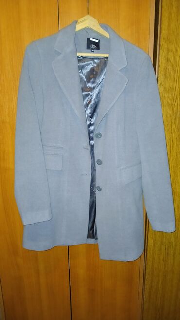 Zimske jakne: Zimski komplet odeće – tri gornja komada 1) Crna zimska jakna do kuka — 34