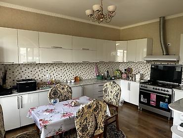 Продажа коттеджей и домов: Продаем жилой кирпичный дом сразу два участка общая площадь 9 соток — 9