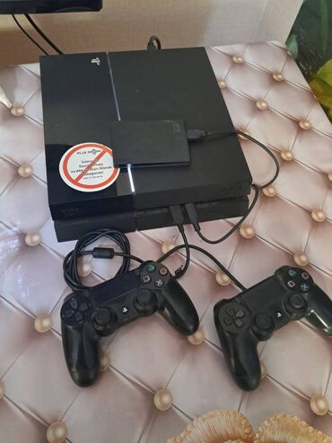 playstation 4 новая: PlayStation 4 silim işlək vəziyyətdədir heçbir problemi yoxdur usdaya