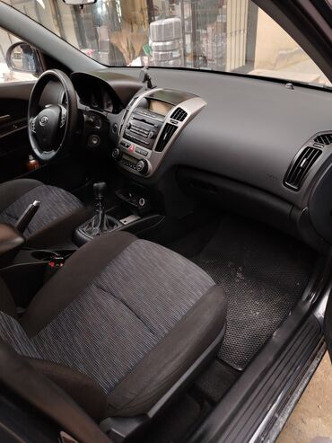 Kia: Kia Ceed: 1.6 l | 2008 il — 9