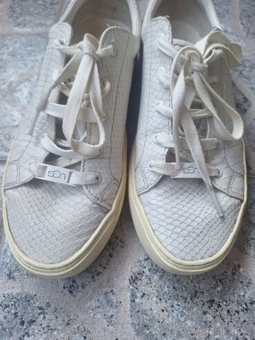 Women's Sneakers and athletic shoes: UGG, 37, bоја - Bela — 10