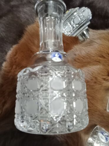 Digər dəstlər və servizlər: Büllur içki dəsti - Tərkibi: 1 ədəd qapaqlı qrafin + 6 ədəd balaca — 5