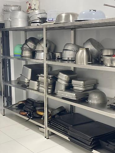 Другое оборудование для фастфудов: Профессиональные стеллажи из нержавеющей стали, профессиональные столы — 3