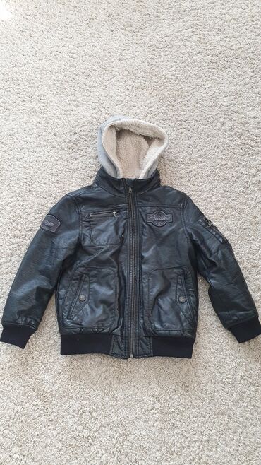 kožna jakna s krznom: Kožna jakna OVS134 broj,topla,kapuljača se skida