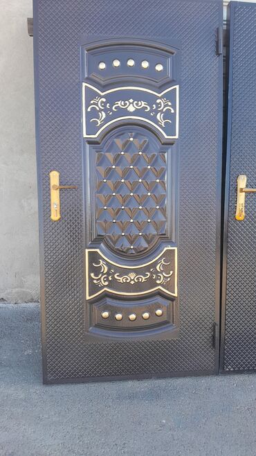 Giriş qapıları: Yeni Giriş qapısı Zamok və çərçivə ilə, Zəmanətli, Ödənişli quraşdırma, Ünvandan götürmə, Ödənişli çatdırılma, Rayonlara çatdırılma — 22