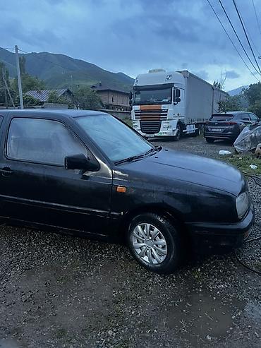 кочкор авто: Volkswagen Golf: 1992 г., 1.8 л, Хетчбек — 4