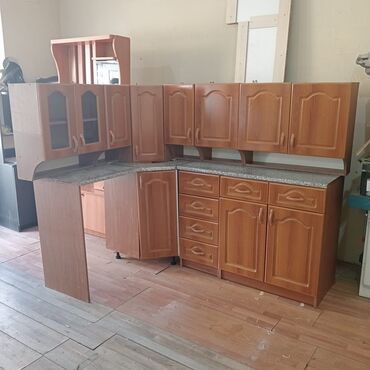 divan 50 azn: Metbex mebeli satilir 220 azn olcu 2 nin 1.50 ye qapilar mdf qaz moyka