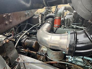 Другой строительный транспорт: Самосвал HOWO (CNHTC), красный, колесная формула 6x4. Основные — 6