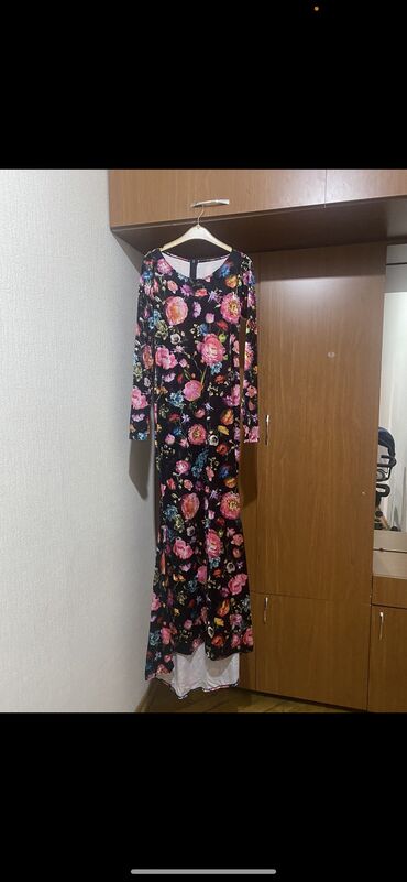 Ziyafət donları: Satilir geyinilmisdir — 9