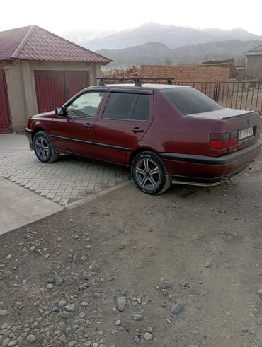 Volkswagen: Volkswagen Vento: 1993 г., 1.8 л, Manual, Бензин, Sedan