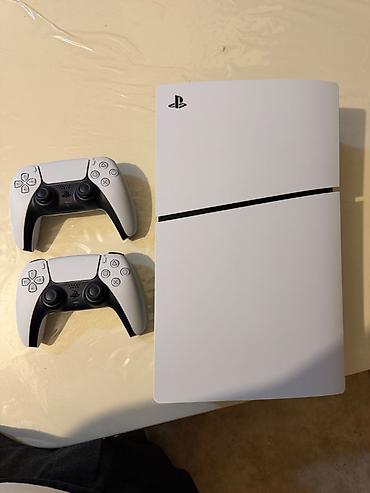 sony playstation: Demək olar ki təzədi qutun içindədi 1 TB yadaşı var cəmi 2 oyun — 2