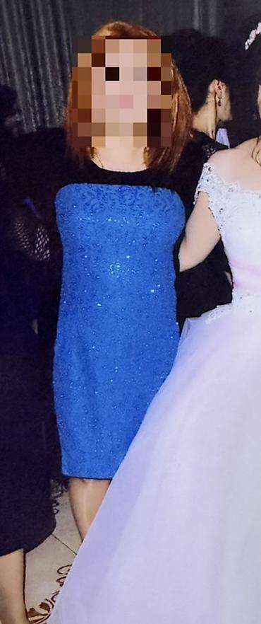 Zərif dizaynlı tikilmə qadın paltarı - Model: Düz kəsim, dizə qədər
