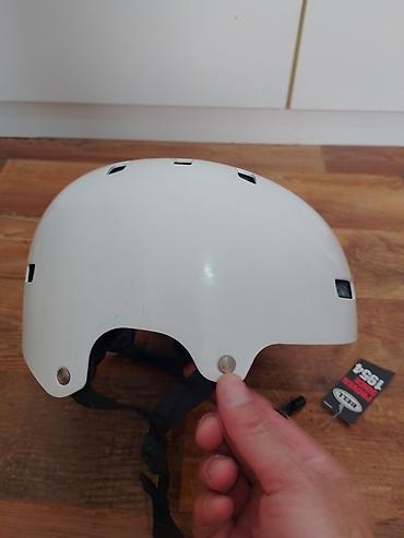 Oprema za bicikliste: BELL zaštitna kaciga za bicikl/rolere/skate – bela vel S 51-55 cm - — 1