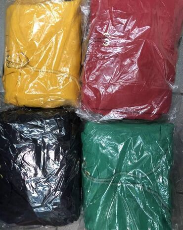 Gornji i donji deo: S m l xl 2500 — 10