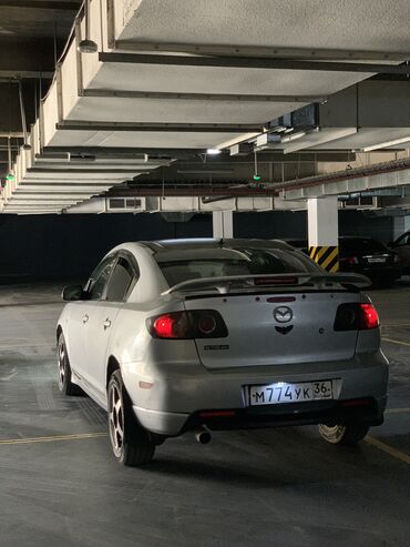Mazda: Mazda 3: 2005 г., 2 л, Механика, Бензин, Седан