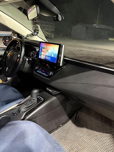 210 cdi: Toyota Corolla: 2019 г., Гибрид, Седан — 10