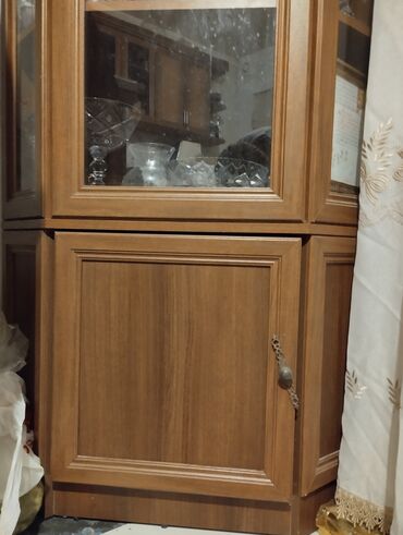 Мебель: Б/у, Распашной, 1 дверь Угловой шкаф, Буфет