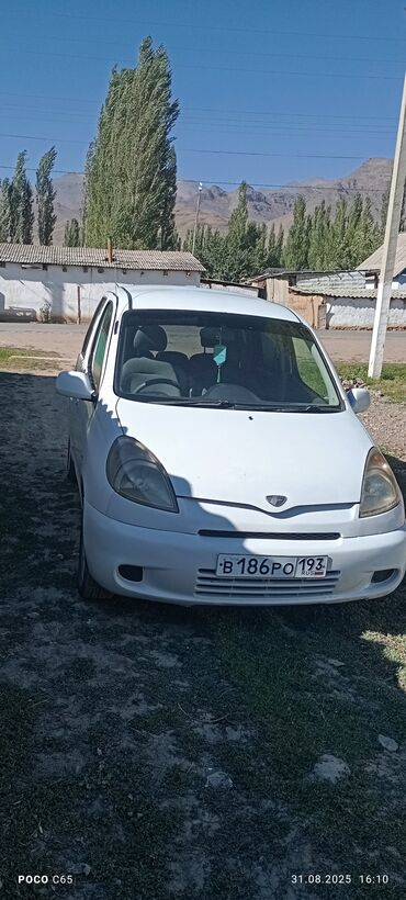 машины автомат недорогие бу: Белый автомобиль Toyota Funcargo с компактным кузовом и высоким